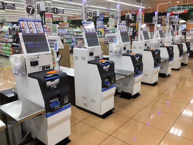 大型・床置きタイプのセミセルフレジ